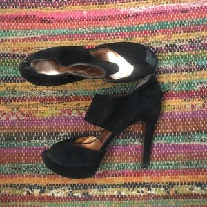 BCBG generation peep toe high heals!